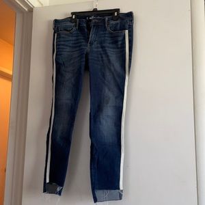 Cute Hollister low rise crop super skinny 29x26